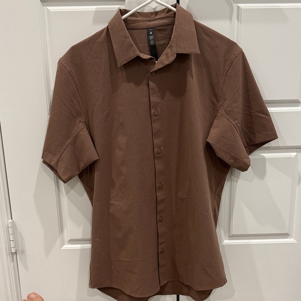 Lululemon Men's Brown Short Sleeve Airing Easy Shirt size M
